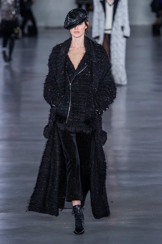 عقد <span dir=LTR>Voltige</span><br />
&nbsp;