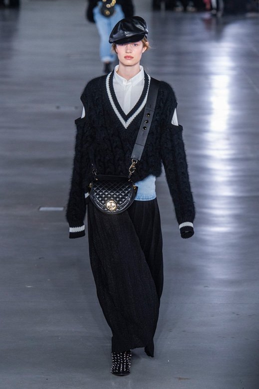 عقد&nbsp;<span dir=LTR>Grand Jet&eacute;</span><br />
&nbsp;