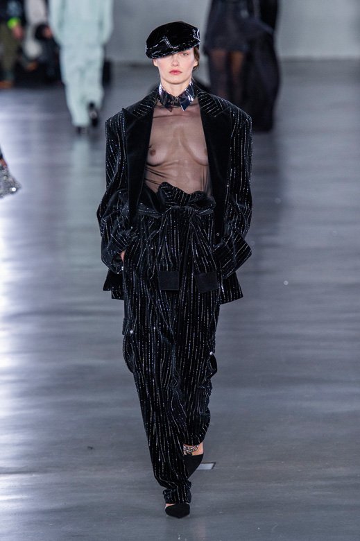 علامة&nbsp;<span dir=LTR>L&rsquo;Afshar</span>&nbsp;من&nbsp;<strong>ليليان أفشار</strong>