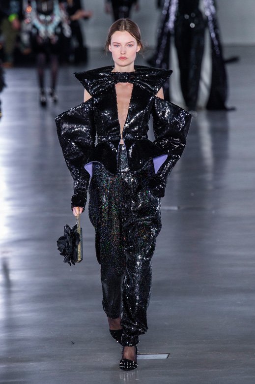 علامة ناتالي طراد من&nbsp;<strong>ناتالي طراد</strong><br />
<em>الحقيبة متوفّرة لدى&nbsp;</em><em><span dir=LTR>shop.nathalietrad.com</span></em>&nbsp; &nbsp;<br />
&nbsp;