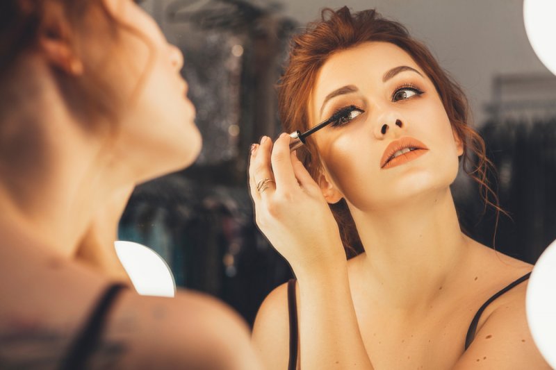 أضفي لمسات إضافيّة بشكل محترف على مكياجكِ
