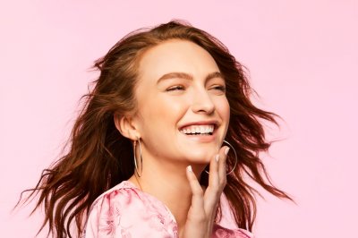Benefit Cosmetics Spices Up Your Summer with the Brow Blowout Trend
