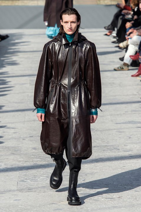 <strong>شوبارد&nbsp;</strong>عقد&nbsp;<span dir=LTR>Happy Spirit</span><br />
&nbsp;