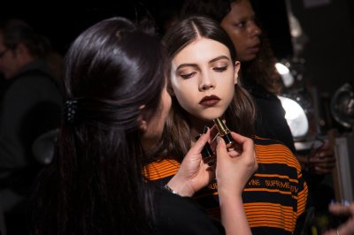 The Secret to Long-Lasting Lipstick
