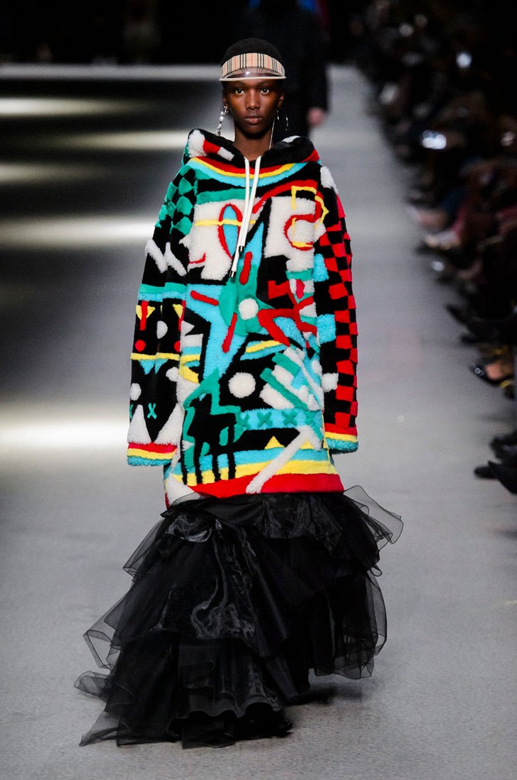 Burberry Fall Winter 2018 2019 Ready to Wear Azyaamode