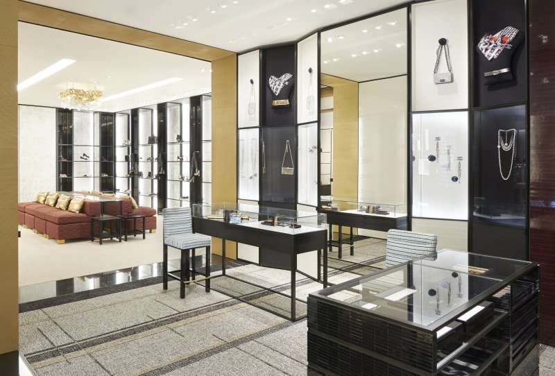 تيفاني أند كو.، عقد Tiffany T chain<br />
&nbsp;