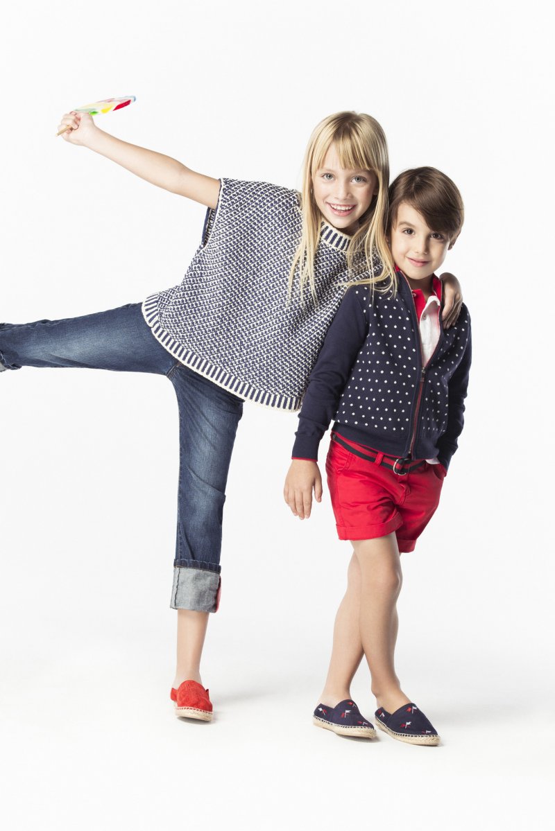 <strong>شوميه</strong>، بروش راقي من مجموعة Hortensia&nbsp;Voie&nbsp;Lact&eacute;e<br />
&nbsp;<br />
&nbsp;