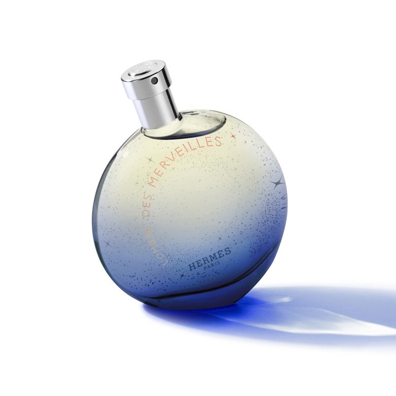 إبداع عطريّ من الظلال
