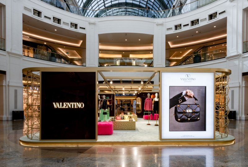 Roman Stud Pop-Up, From MOE to the Dubai Mall
