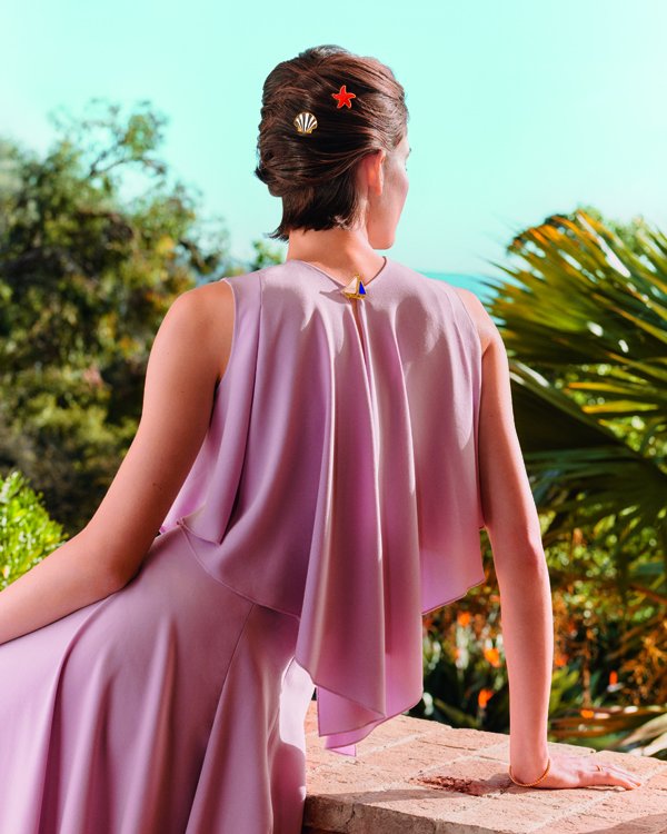 A Van Cleef & Arpels Summer Trip to the Sea
