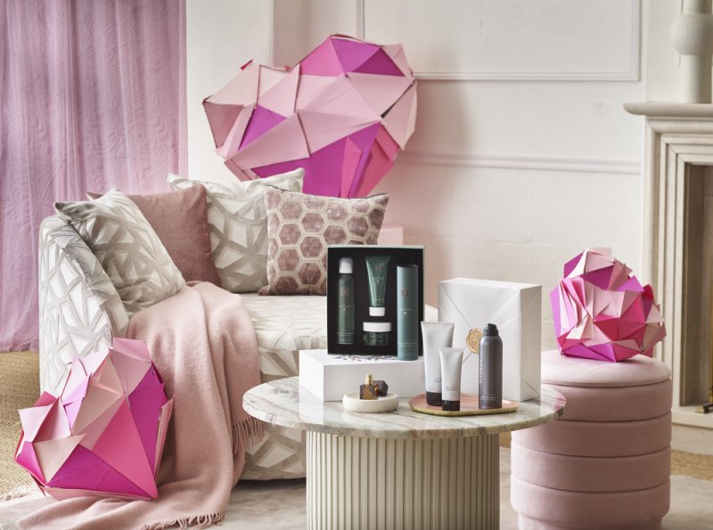 A Beauty Gift for Him and Her Worthy of Valentine’s Day
