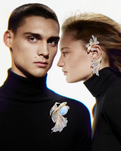 Light and Rainbows Mingle in Boucheron&rsquo;s Holographique Collection
