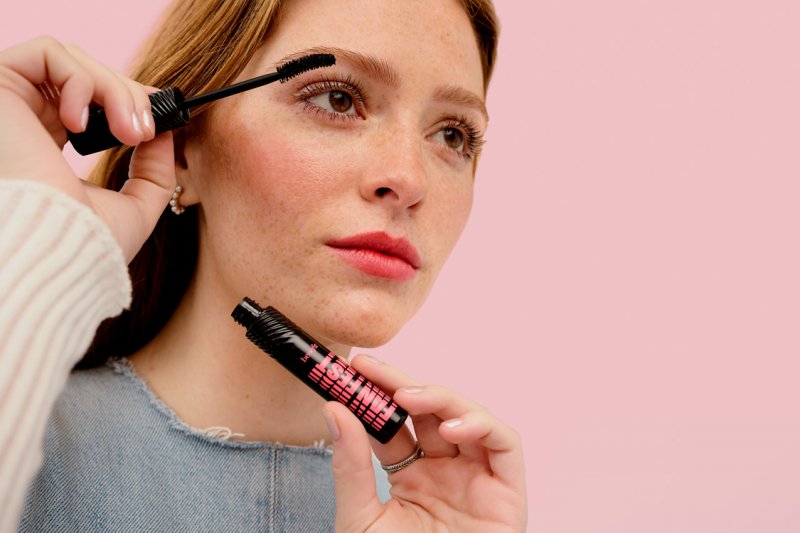 A New Benefit Cosmetics Fanning and Volumizing Mascara
