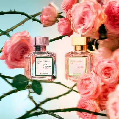 تشكيلة&nbsp;&ldquo;&Agrave; la Rose&rdquo;&nbsp;تكسي الرجال والنساء بنفحة وردة عصريّة
