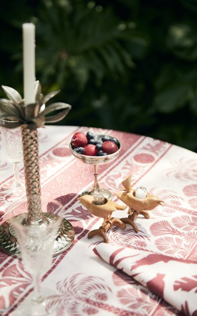 Dress Your Table for the Summer
