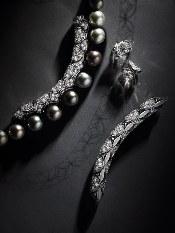 洋書 Jewelry of Our Time Jewelry of Our Time : Art, Ornament, and Obsession by Helen