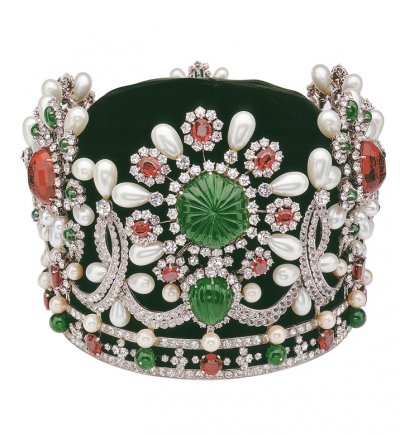 Van Cleef &amp; Arpels&rsquo; First &ldquo;Treasures and Legends&rdquo; Exhibition in the Middle East
