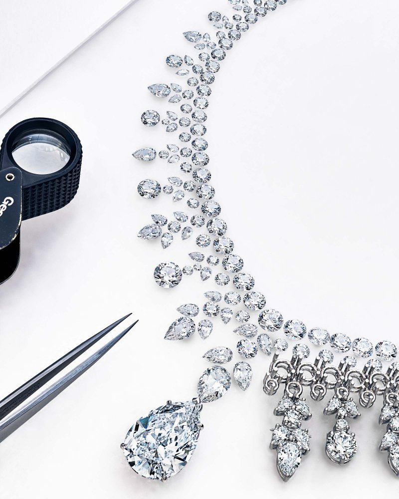 An Introduction to the World of Diamonds
