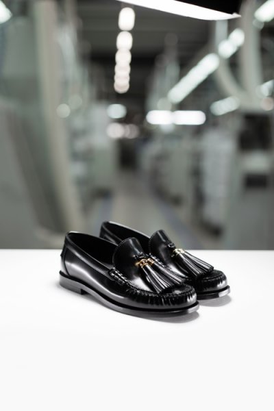 How Dior&rsquo;s Amazing D-Academy Loafers Come to Life
