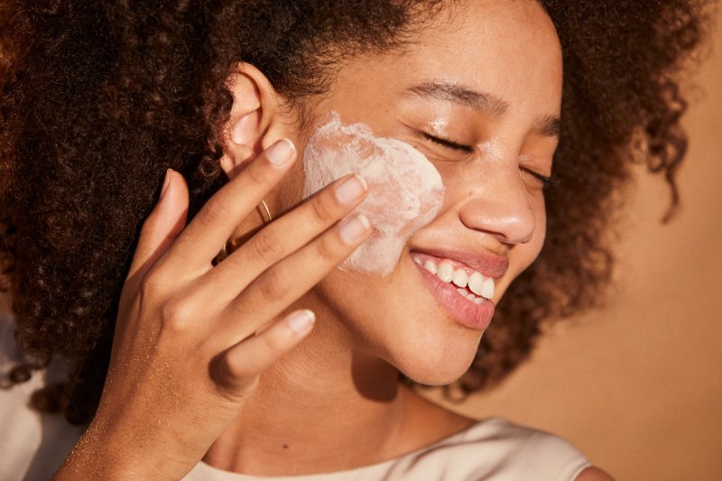 With Whind, Your Skin Will Glow of Happiness

