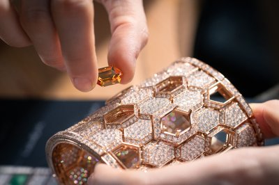 بولغري تكشف عن سحر إبداع&nbsp;Serpenti&nbsp;جديد في معرض ساعات وعجائب لعام 2021
