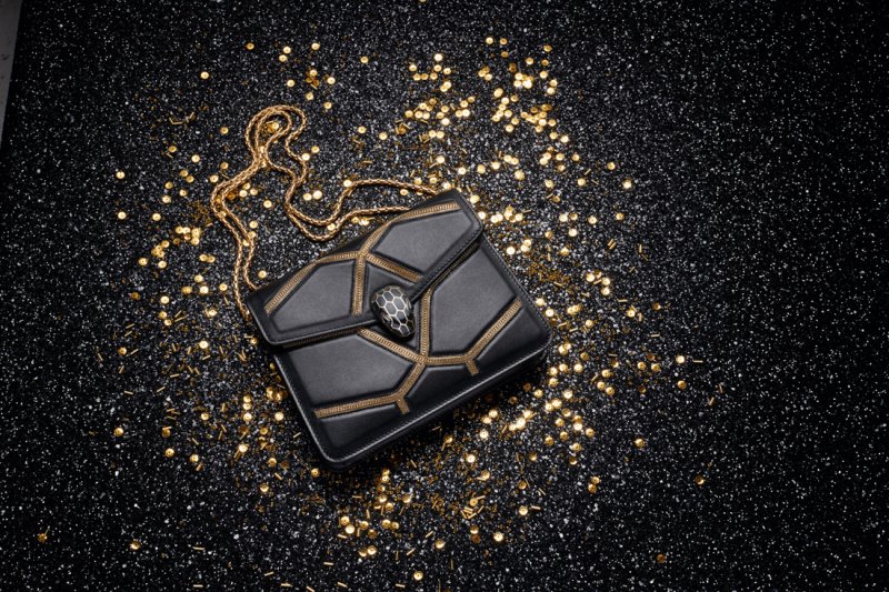 Holiday Gift Guide 2018 &ndash; When Night Falls
