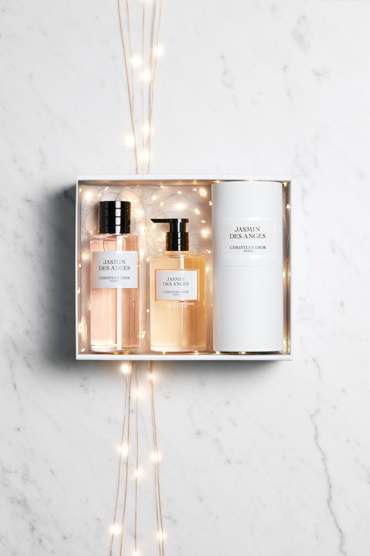 دليل هدايا موسم أعياد 2018 – أيقظ حواسها من خلال عطر
