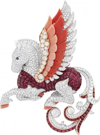 نمّقي إطلالتك ببروش هذا الموسم
