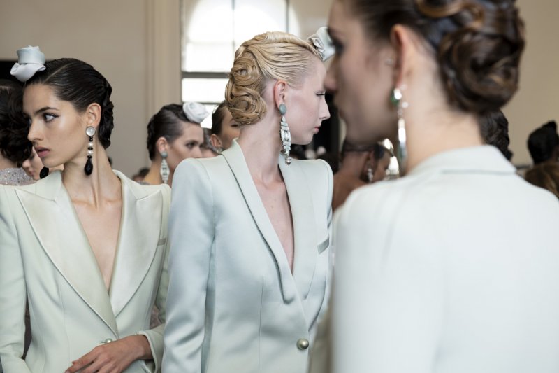Fancy Hairstyles to Welcome the New Year
