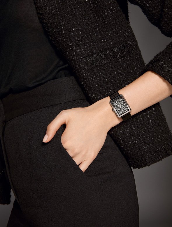 Black Timepieces Are the New Must-Haves
