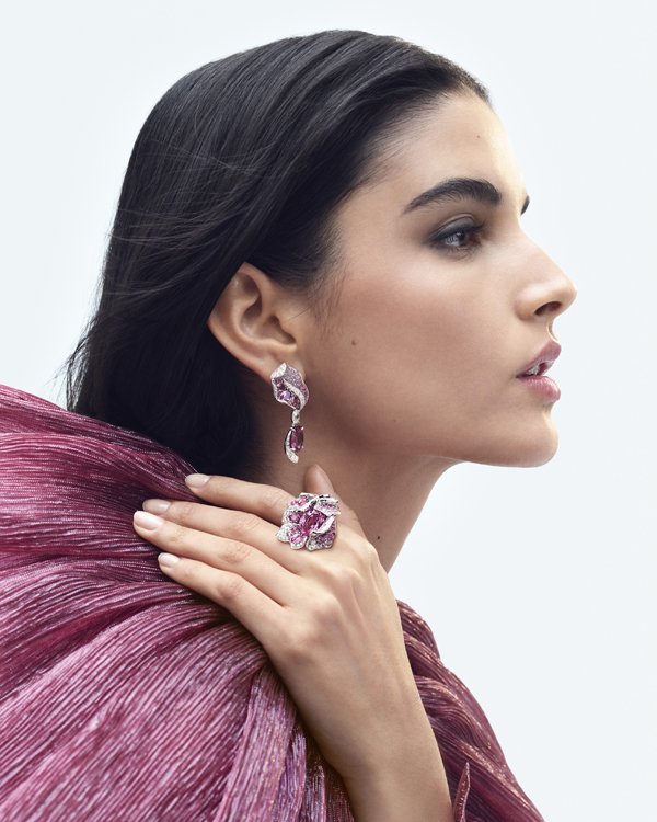 Wedding Guests Dazzling in High Jewelry

