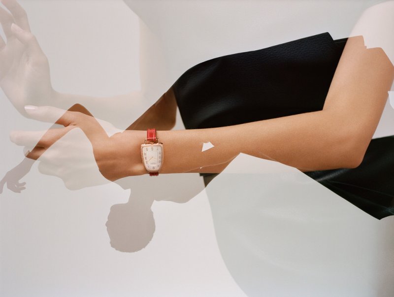 Make Her Birthday Joyful with a Timepiece
