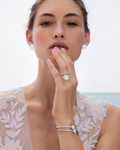 Gleaming Elegance – Jewelry for 2024’s Brides
