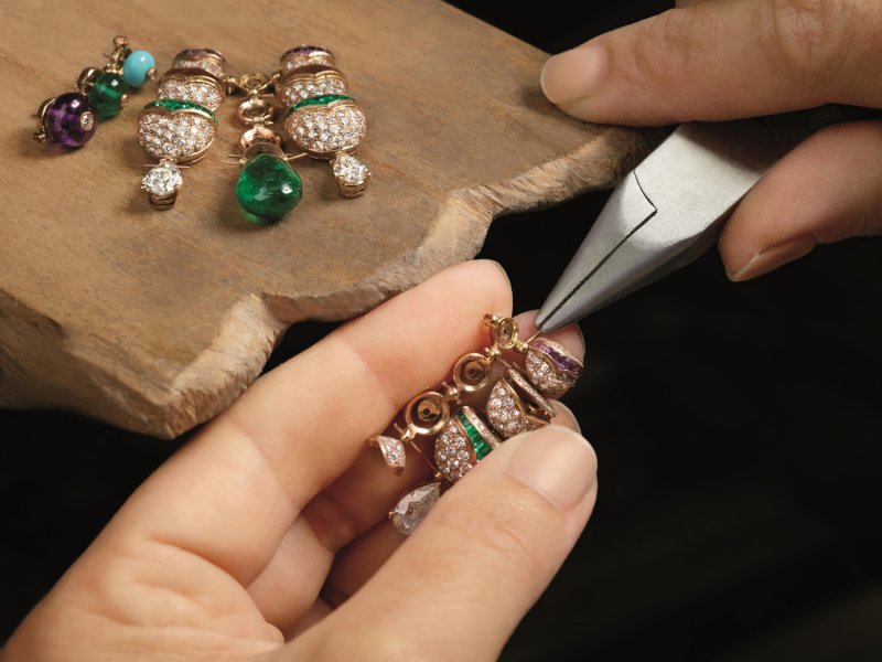 Jewelry, a&nbsp;World&nbsp;with History
