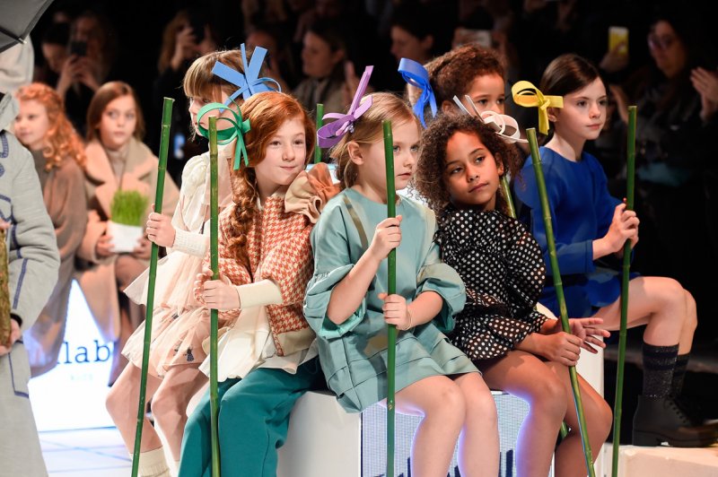 A Few Ways to Style Your Little Girl’s Hair This Season
