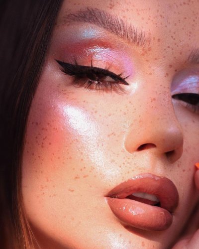 5 Reasons to Become a True Fan of Lip Glosses
