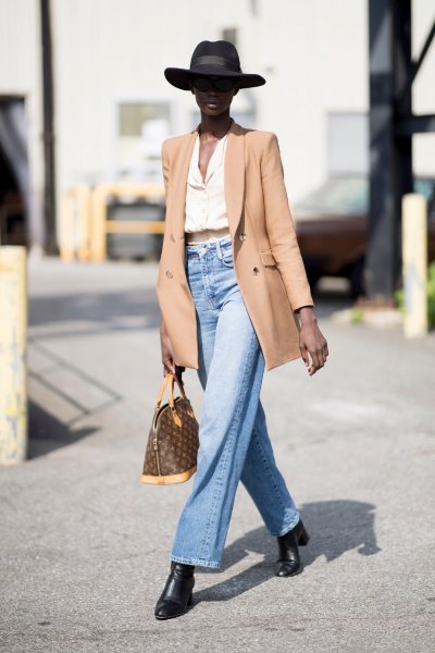 15 Long Blazers for a Stylish Fall Look
