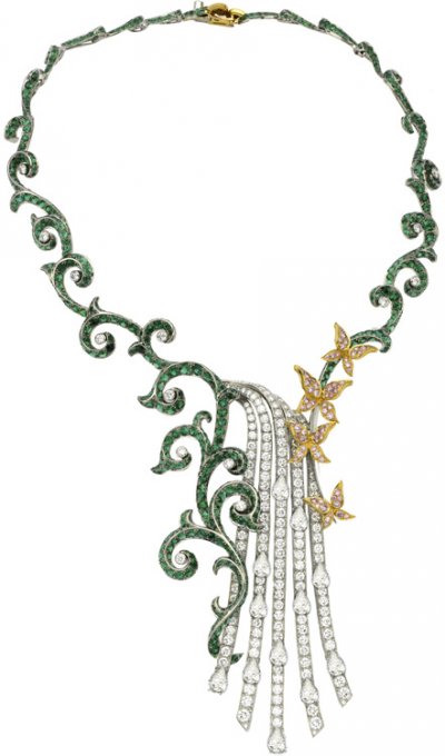 The Middle East Welcomes Van Cleef &amp; Arpels&rsquo; Enchanting Green Stones
