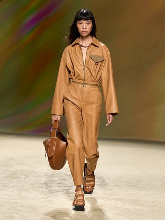 口コミ・レビューで人気商品を探そう Spring-Summer Hermès 2023 Azyaamode | Ready-to-Wear トップス