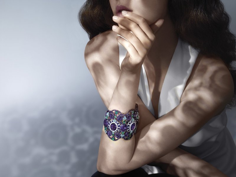 Adorn Your Wrist with Exceptional Bracelets this Summer

