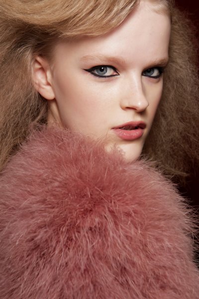 The Runways&rsquo; Take on Winged Eyeliner
