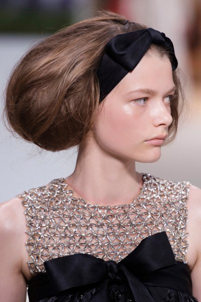 Some Hairstyle Inspo for the Holiday Season
