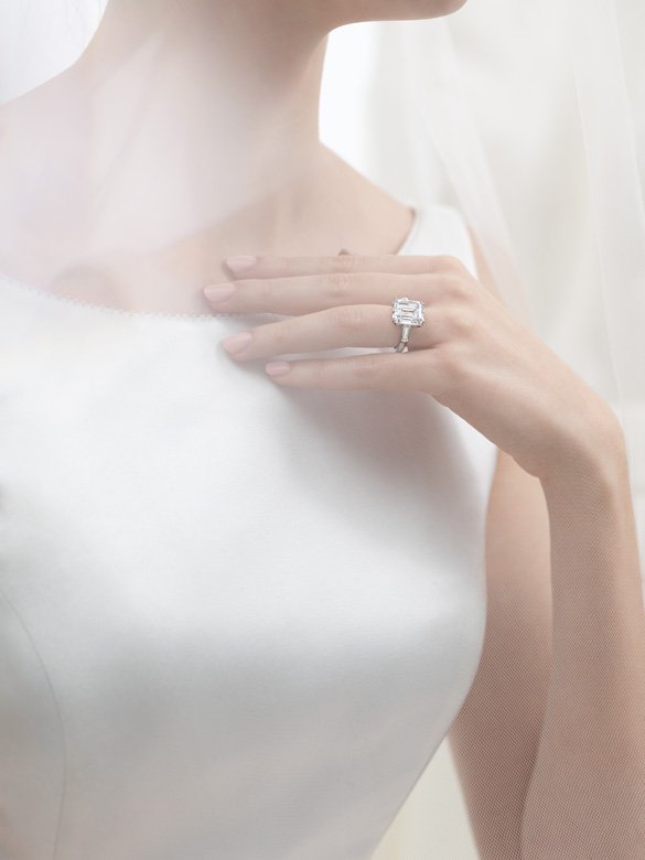 It’s All About that Rock that Makes Your Solitaire Sparkle
