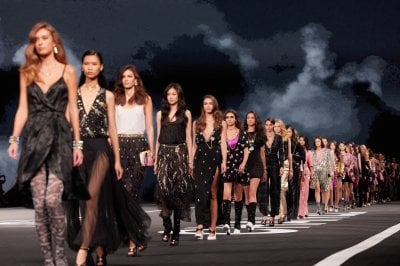 CHANEL Cruise 2023-2024 Takes Shenzhen
