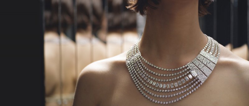Light Up Your Big Day with These Diamond Novelties
