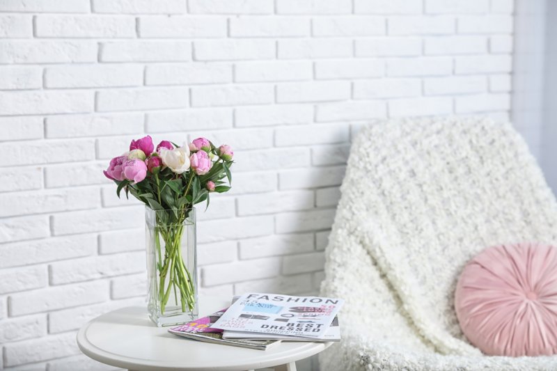 This Season Cozy Up Your Home with Flowers
