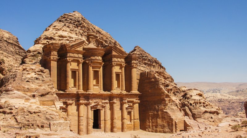 مرح وموضة في الأردن
