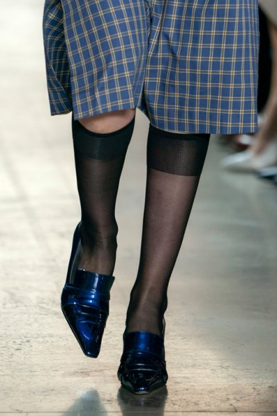 عبّري عن جنونك بجوارب غريبة
