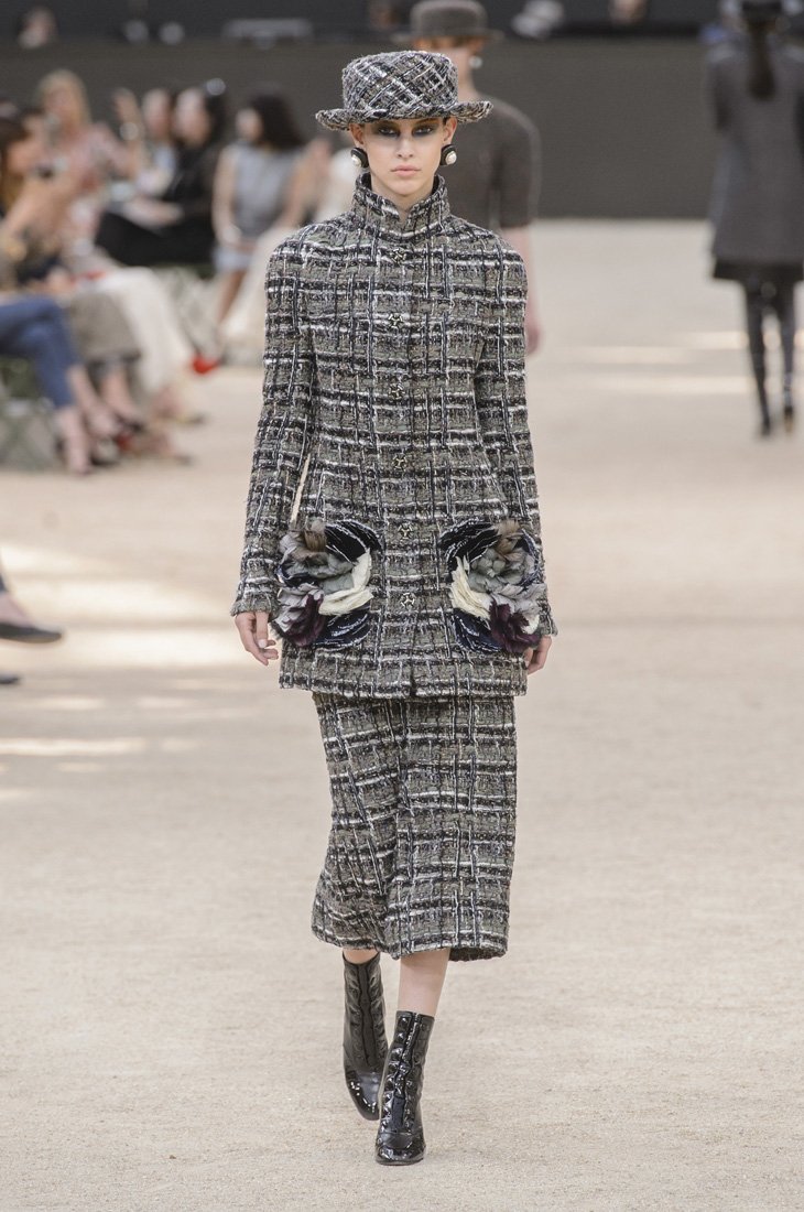 دولتشي أند غابانا<br />
<em>من موقع</em> <em>Matches Fashion</em><br />
&nbsp;
