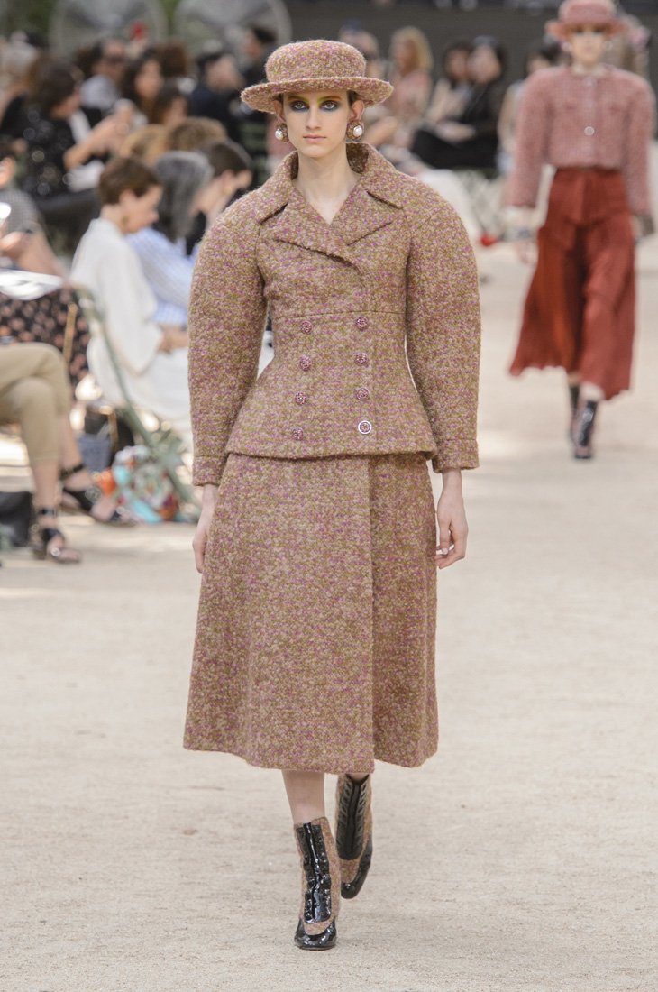 علامة Redvalentino<br />
<em>من موقع</em> <em>Matches Fashion </em><br />
&nbsp;
